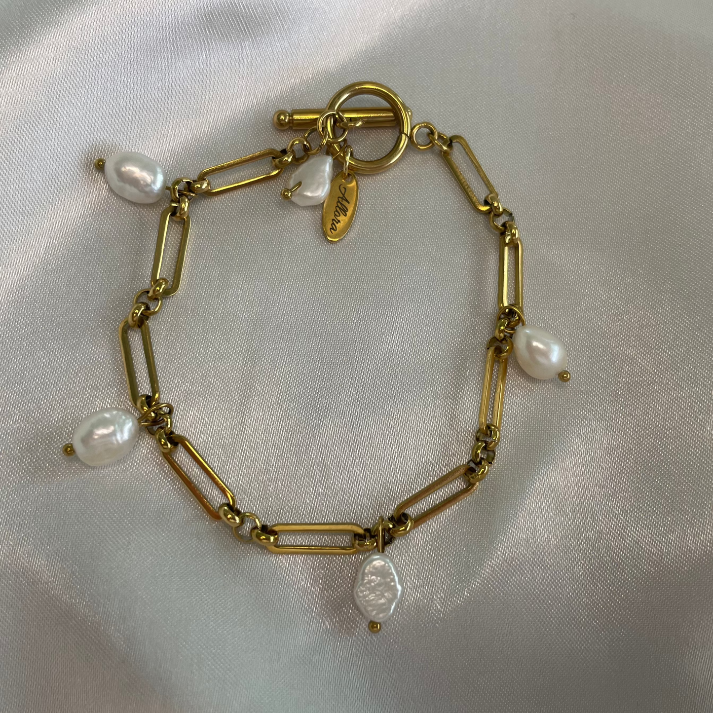 Pearly Bracelet