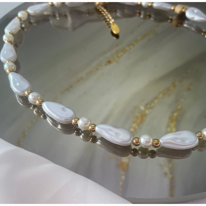 Blanche Necklace